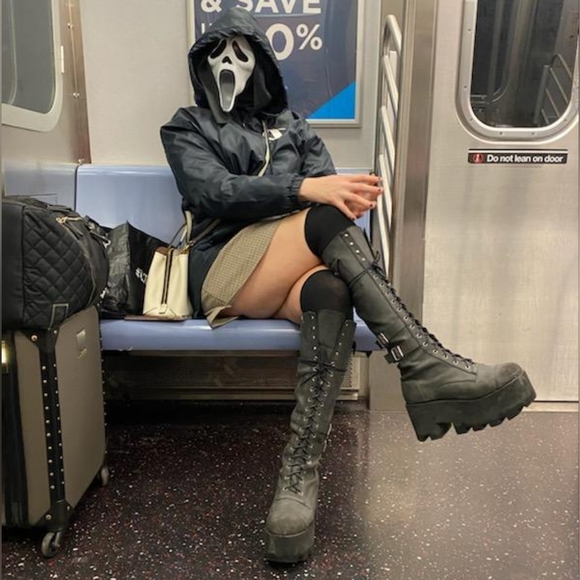 VICKY G ✨️ - Picture 4 of 5